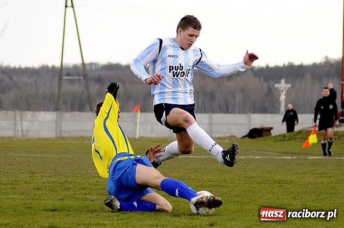 Zdjęcie w galerii na portalu naszraciborz.pl: Podział punktów w hicie kolejki wiadomości z regionu