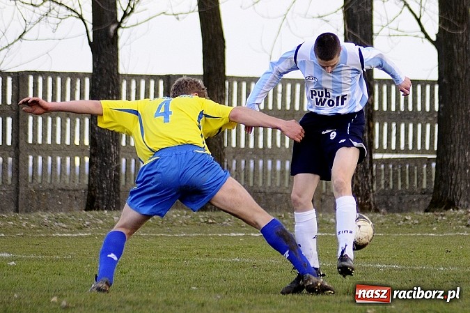 Zdjęcie w galerii na portalu naszraciborz.pl: Podział punktów w hicie kolejki wiadomości z regionu