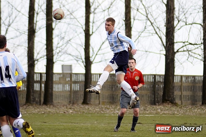 Zdjęcie w galerii na portalu naszraciborz.pl: Podział punktów w hicie kolejki wiadomości z regionu