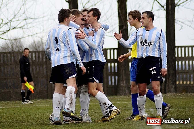 Zdjęcie w galerii na portalu naszraciborz.pl: Podział punktów w hicie kolejki wiadomości z regionu