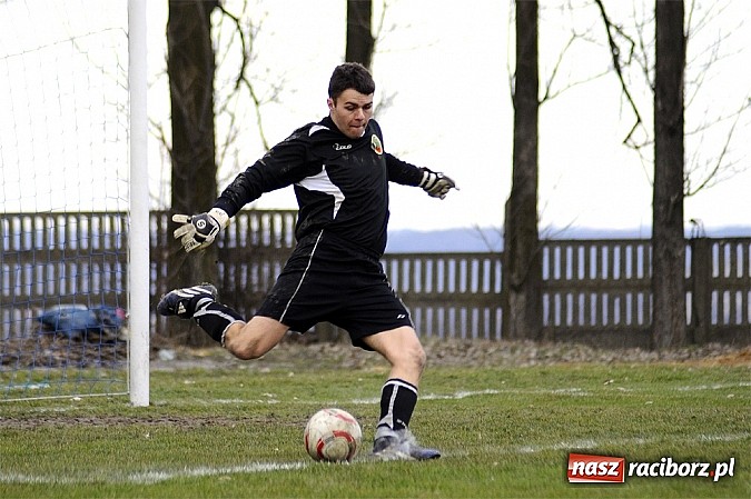 Zdjęcie w galerii na portalu naszraciborz.pl: Podział punktów w hicie kolejki wiadomości z regionu