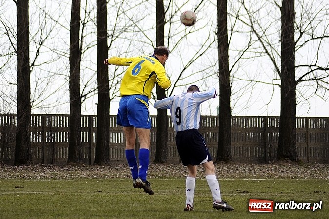 Zdjęcie w galerii na portalu naszraciborz.pl: Podział punktów w hicie kolejki wiadomości z regionu