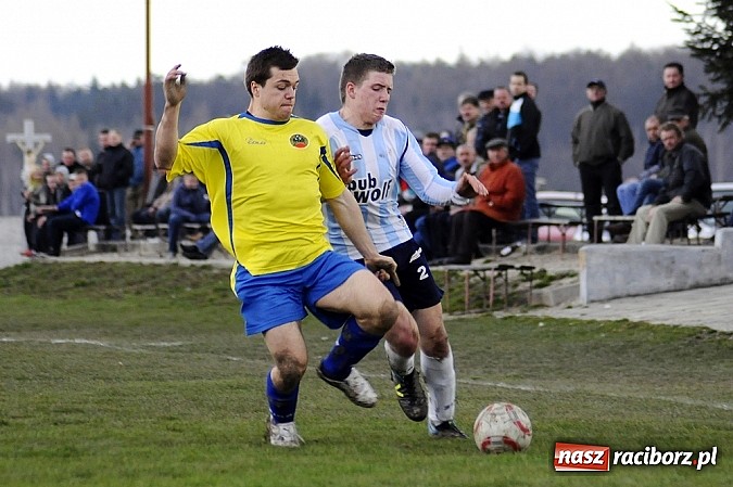 Zdjęcie w galerii na portalu naszraciborz.pl: Podział punktów w hicie kolejki wiadomości z regionu