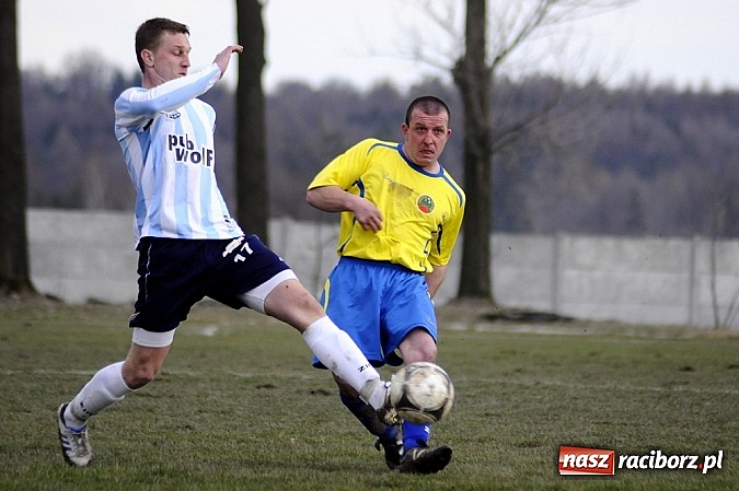 Zdjęcie w galerii na portalu naszraciborz.pl: Podział punktów w hicie kolejki wiadomości z regionu
