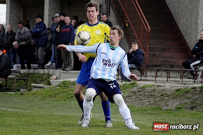 Zdjęcie w galerii na portalu naszraciborz.pl: Podział punktów w hicie kolejki wiadomości z regionu