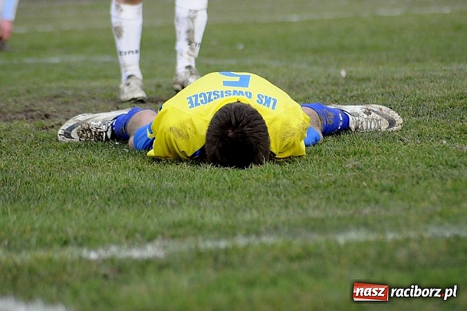 Zdjęcie w galerii na portalu naszraciborz.pl: Podział punktów w hicie kolejki wiadomości z regionu