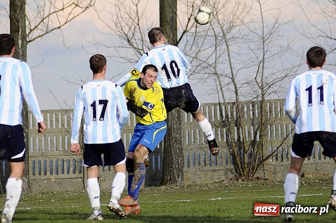 Zdjęcie w galerii na portalu naszraciborz.pl: Podział punktów w hicie kolejki wiadomości z regionu