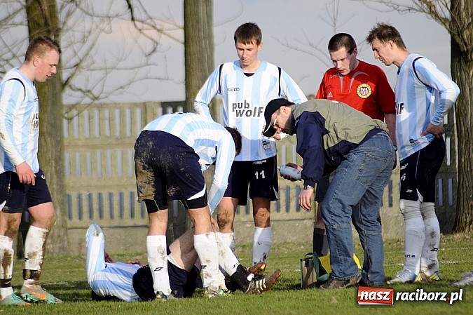 Zdjęcie w galerii na portalu naszraciborz.pl: Podział punktów w hicie kolejki wiadomości z regionu