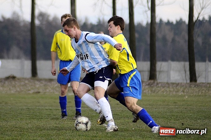 Zdjęcie w galerii na portalu naszraciborz.pl: Podział punktów w hicie kolejki wiadomości z regionu