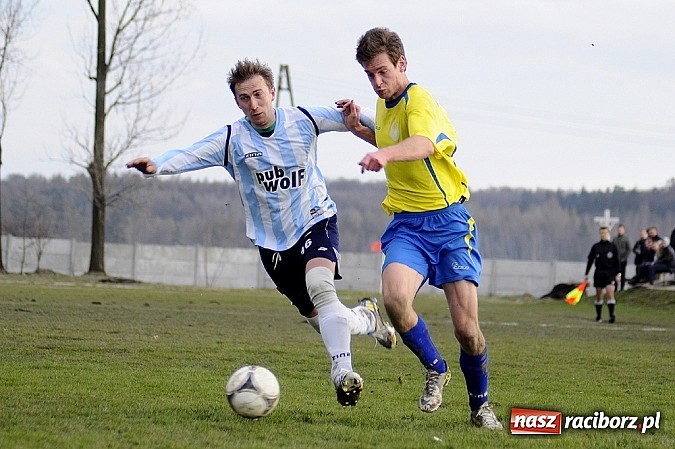 Zdjęcie w galerii na portalu naszraciborz.pl: Podział punktów w hicie kolejki wiadomości z regionu