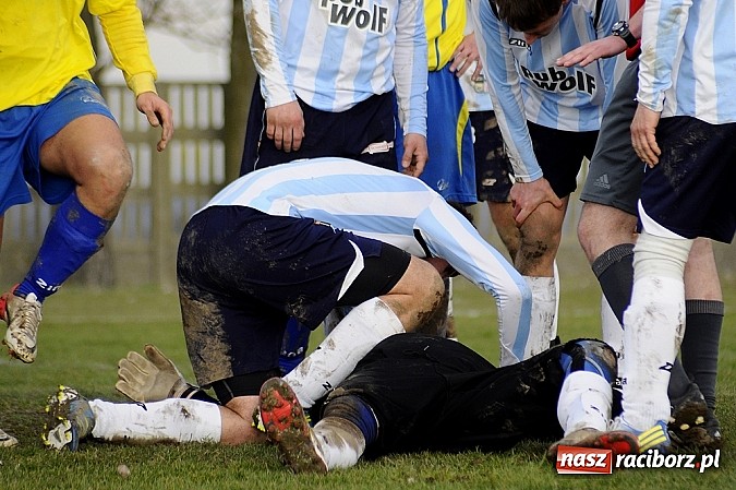 Zdjęcie w galerii na portalu naszraciborz.pl: Podział punktów w hicie kolejki wiadomości z regionu