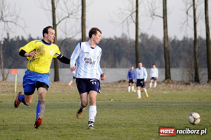 Zdjęcie w galerii na portalu naszraciborz.pl: Podział punktów w hicie kolejki wiadomości z regionu