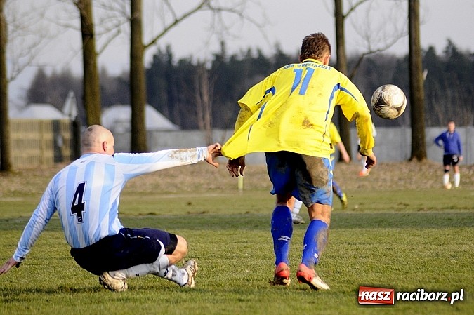 Zdjęcie w galerii na portalu naszraciborz.pl: Podział punktów w hicie kolejki wiadomości z regionu