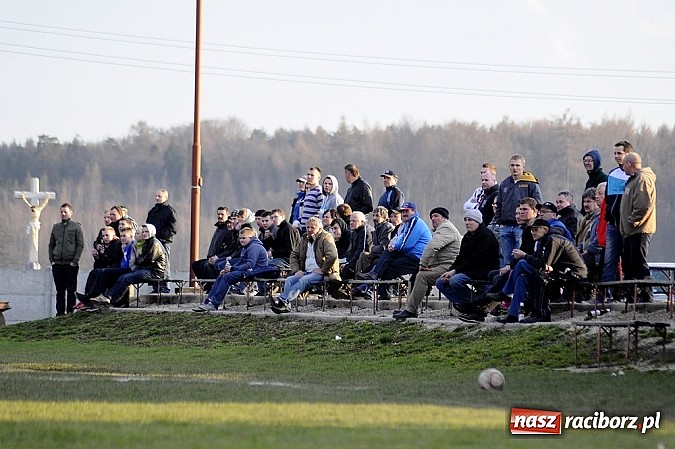 Zdjęcie w galerii na portalu naszraciborz.pl: Podział punktów w hicie kolejki wiadomości z regionu