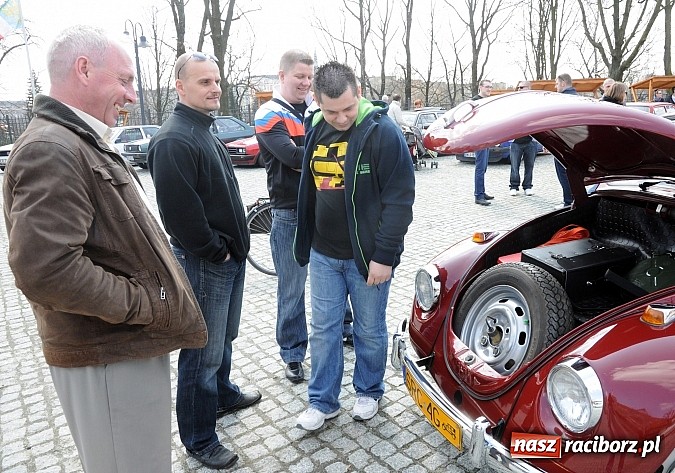 Zdjęcie w galerii na portalu naszraciborz.pl: Klasyczne volkswageny zjechały na zamek wiadomości z regionu