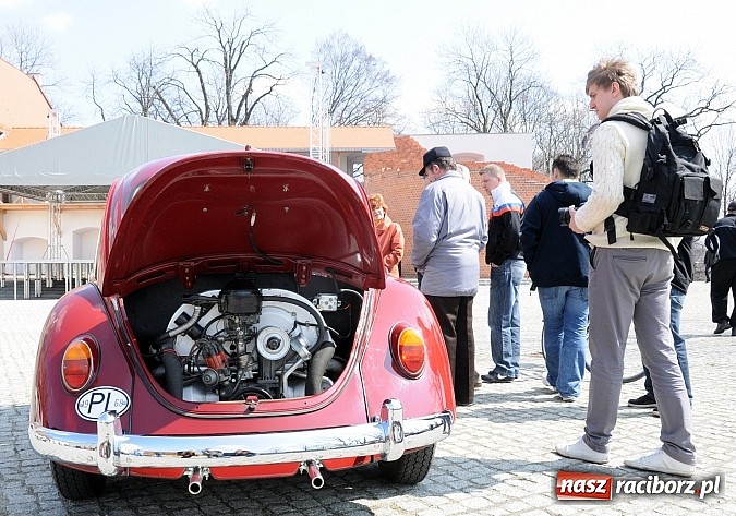 Zdjęcie w galerii na portalu naszraciborz.pl: Klasyczne volkswageny zjechały na zamek wiadomości z regionu