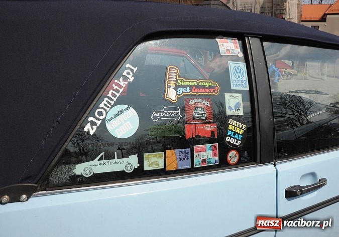 Zdjęcie w galerii na portalu naszraciborz.pl: Klasyczne volkswageny zjechały na zamek wiadomości z regionu