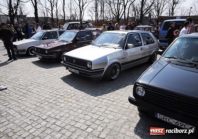 Zdjęcie w galerii na portalu naszraciborz.pl: Klasyczne volkswageny zjechały na zamek wiadomości z regionu