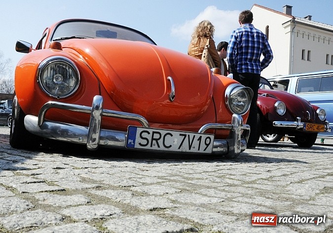 Zdjęcie w galerii na portalu naszraciborz.pl: Klasyczne volkswageny zjechały na zamek wiadomości z regionu