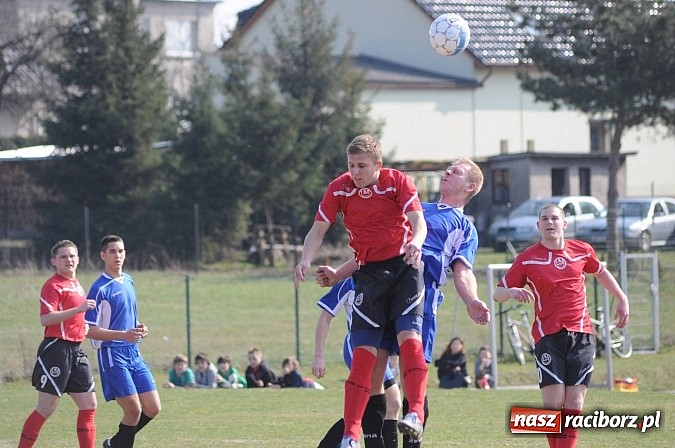 Zdjęcie w galerii na portalu naszraciborz.pl: Gol Pawlisza zapewnił trzy punkty dla Brzezia wiadomości z regionu