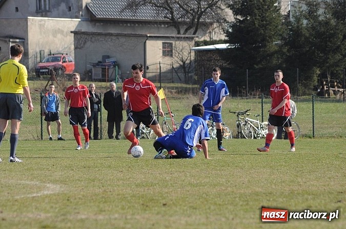 Zdjęcie w galerii na portalu naszraciborz.pl: Gol Pawlisza zapewnił trzy punkty dla Brzezia wiadomości z regionu