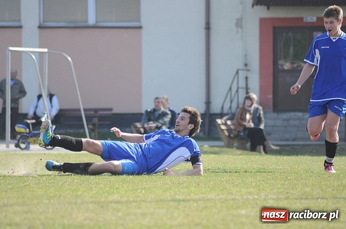Zdjęcie w galerii na portalu naszraciborz.pl: Gol Pawlisza zapewnił trzy punkty dla Brzezia wiadomości z regionu