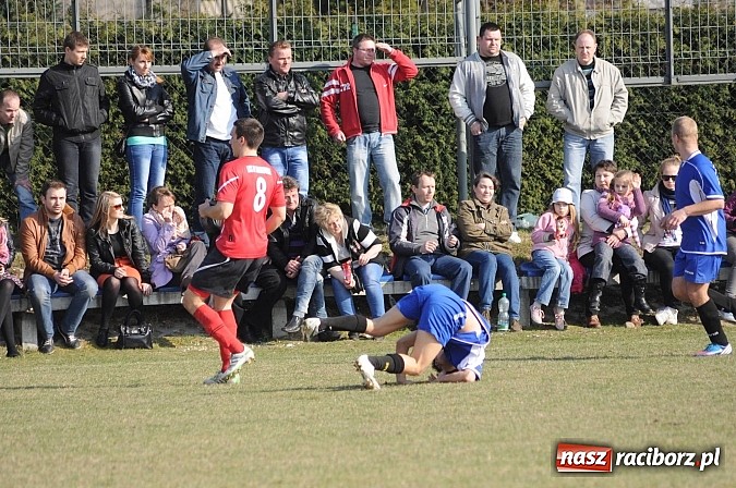 Zdjęcie w galerii na portalu naszraciborz.pl: Gol Pawlisza zapewnił trzy punkty dla Brzezia wiadomości z regionu