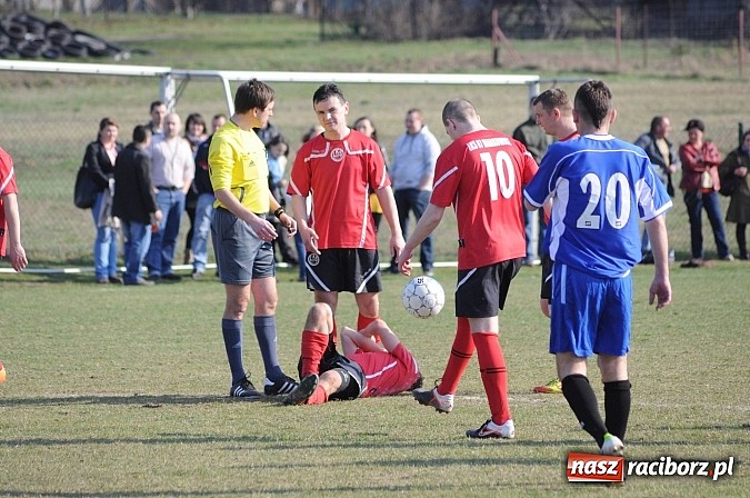 Zdjęcie w galerii na portalu naszraciborz.pl: Gol Pawlisza zapewnił trzy punkty dla Brzezia wiadomości z regionu