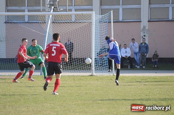 Zdjęcie w galerii na portalu naszraciborz.pl: Gol Pawlisza zapewnił trzy punkty dla Brzezia wiadomości z regionu