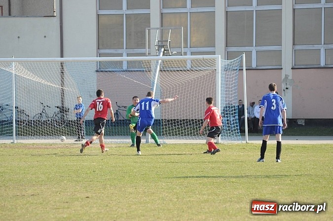Zdjęcie w galerii na portalu naszraciborz.pl: Gol Pawlisza zapewnił trzy punkty dla Brzezia wiadomości z regionu