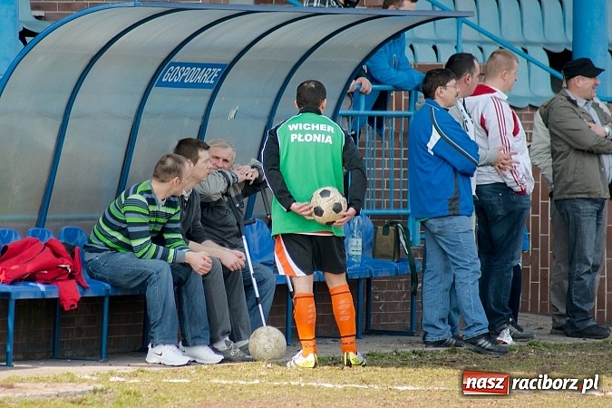 Zdjęcie w galerii na portalu naszraciborz.pl: Płonia-Pstrążna: Kto nie daje, ten dostaje wiadomości z regionu