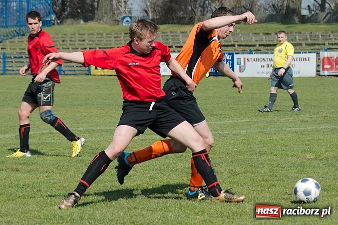 Zdjęcie w galerii na portalu naszraciborz.pl: Płonia-Pstrążna: Kto nie daje, ten dostaje wiadomości z regionu