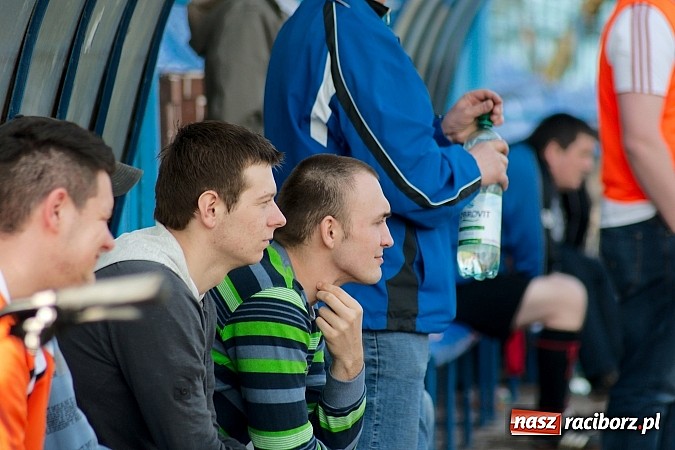 Zdjęcie w galerii na portalu naszraciborz.pl: Płonia-Pstrążna: Kto nie daje, ten dostaje wiadomości z regionu