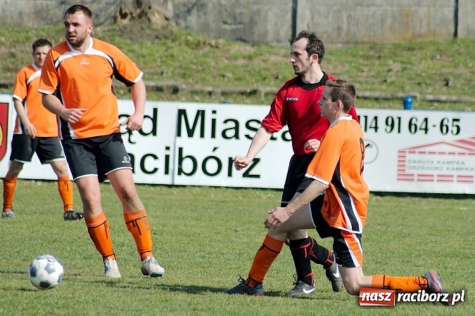 Zdjęcie w galerii na portalu naszraciborz.pl: Płonia-Pstrążna: Kto nie daje, ten dostaje wiadomości z regionu