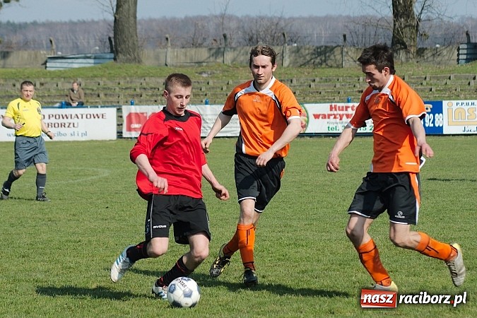Zdjęcie w galerii na portalu naszraciborz.pl: Płonia-Pstrążna: Kto nie daje, ten dostaje wiadomości z regionu