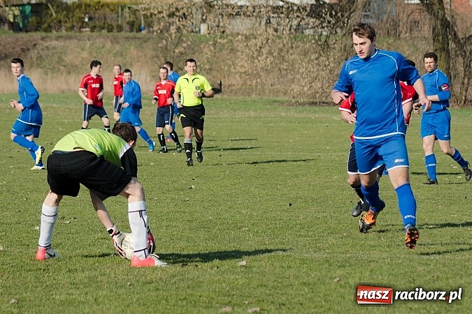 Zdjęcie w galerii na portalu naszraciborz.pl: Niespodzianka w Samborowicach! Wicelider bez punktów wiadomości z regionu