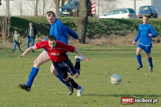 Zdjęcie w galerii na portalu naszraciborz.pl: Niespodzianka w Samborowicach! Wicelider bez punktów wiadomości z regionu