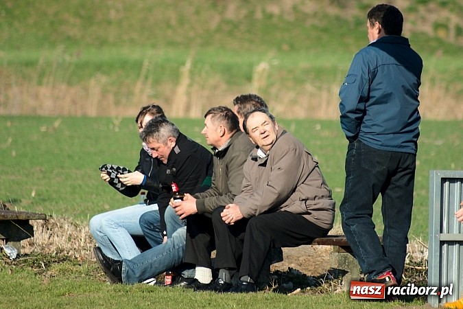 Zdjęcie w galerii na portalu naszraciborz.pl: Niespodzianka w Samborowicach! Wicelider bez punktów wiadomości z regionu