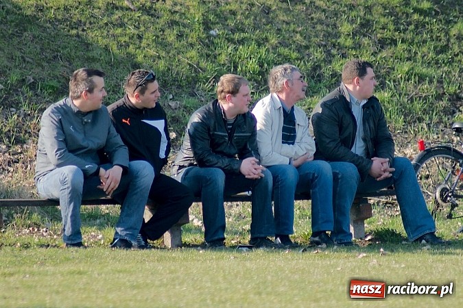 Zdjęcie w galerii na portalu naszraciborz.pl: Niespodzianka w Samborowicach! Wicelider bez punktów wiadomości z regionu