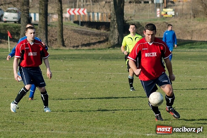 Zdjęcie w galerii na portalu naszraciborz.pl: Niespodzianka w Samborowicach! Wicelider bez punktów wiadomości z regionu