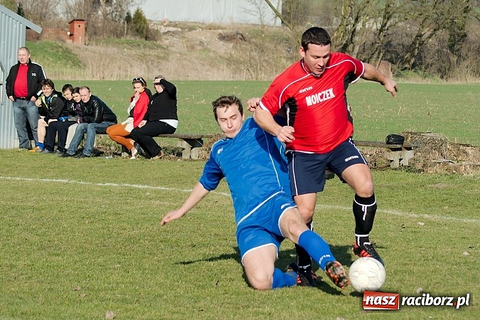 Zdjęcie w galerii na portalu naszraciborz.pl: Niespodzianka w Samborowicach! Wicelider bez punktów wiadomości z regionu