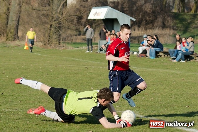 Zdjęcie w galerii na portalu naszraciborz.pl: Niespodzianka w Samborowicach! Wicelider bez punktów wiadomości z regionu