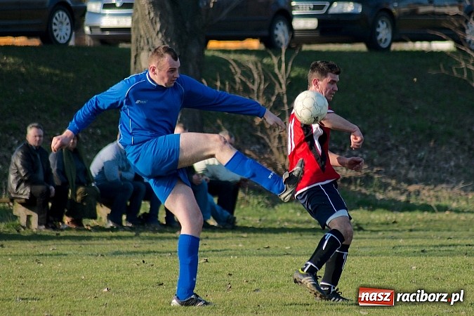 Zdjęcie w galerii na portalu naszraciborz.pl: Niespodzianka w Samborowicach! Wicelider bez punktów wiadomości z regionu