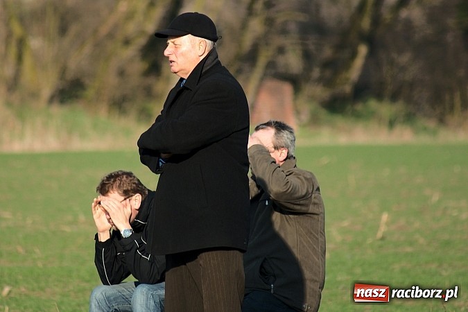 Zdjęcie w galerii na portalu naszraciborz.pl: Niespodzianka w Samborowicach! Wicelider bez punktów wiadomości z regionu
