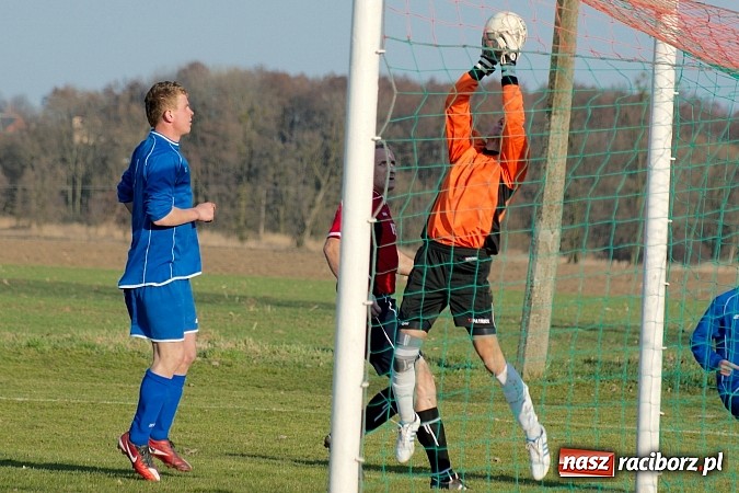 Zdjęcie w galerii na portalu naszraciborz.pl: Niespodzianka w Samborowicach! Wicelider bez punktów wiadomości z regionu