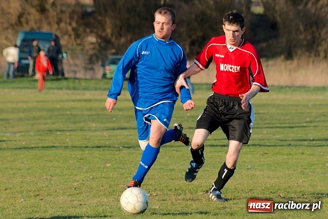 Zdjęcie w galerii na portalu naszraciborz.pl: Niespodzianka w Samborowicach! Wicelider bez punktów wiadomości z regionu