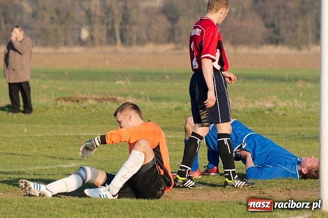 Zdjęcie w galerii na portalu naszraciborz.pl: Niespodzianka w Samborowicach! Wicelider bez punktów wiadomości z regionu