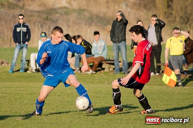 Zdjęcie w galerii na portalu naszraciborz.pl: Niespodzianka w Samborowicach! Wicelider bez punktów wiadomości z regionu