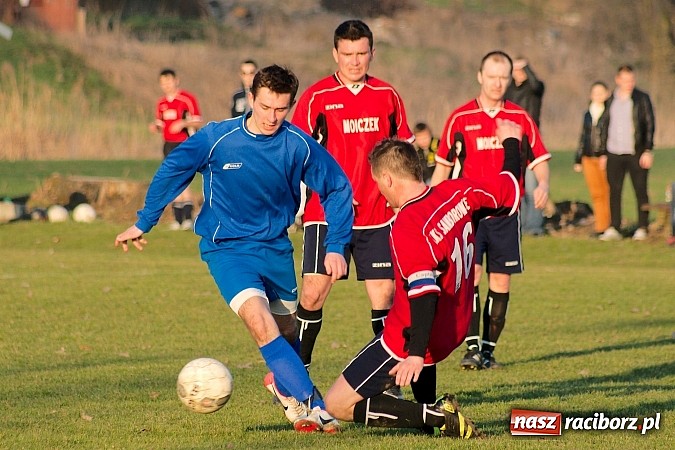 Zdjęcie w galerii na portalu naszraciborz.pl: Niespodzianka w Samborowicach! Wicelider bez punktów wiadomości z regionu