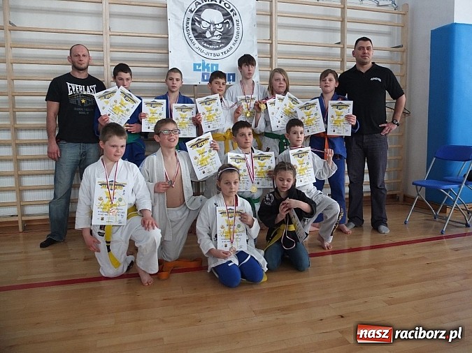 Zdjęcie w galerii na portalu naszraciborz.pl: Dziesięć złotych krążków dla Łamatora wiadomości z regionu